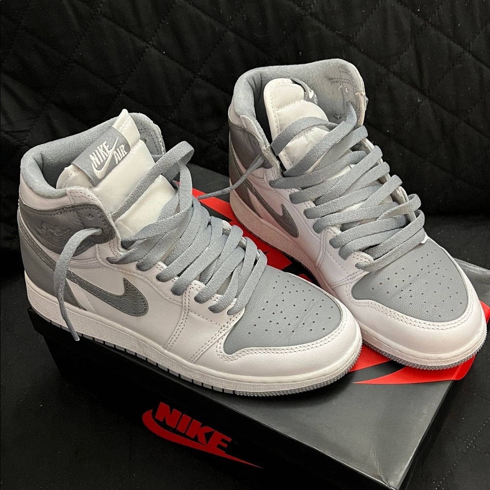 Nike Air Jordan 1 Mid - Gray and White Sneakers